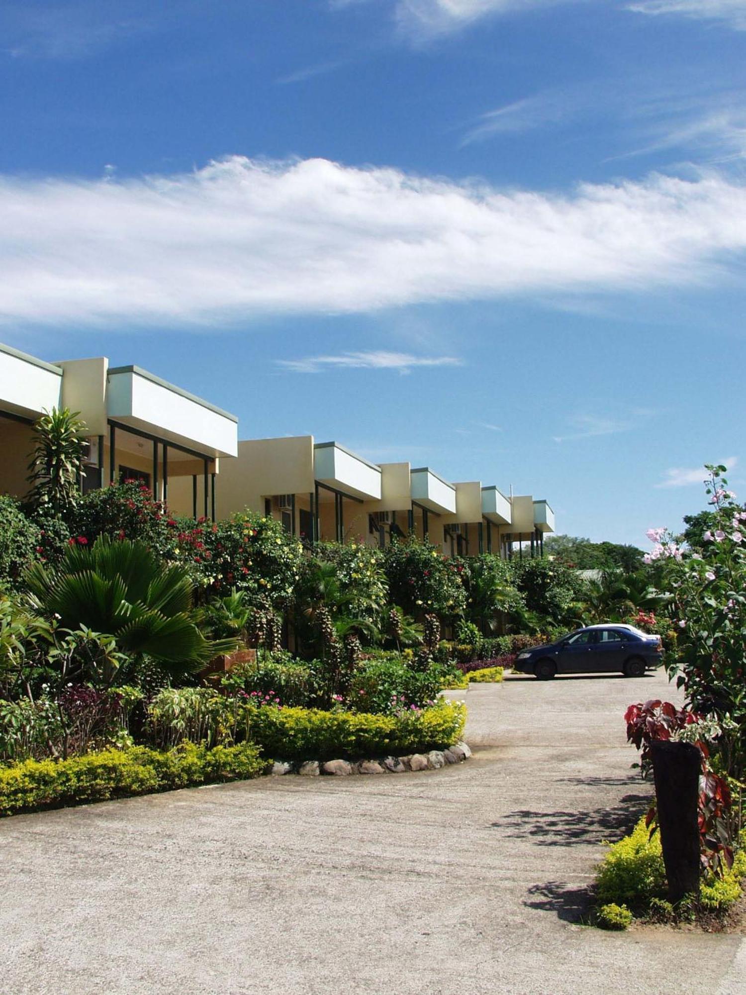 Grand West Villas Nadi Exterior foto