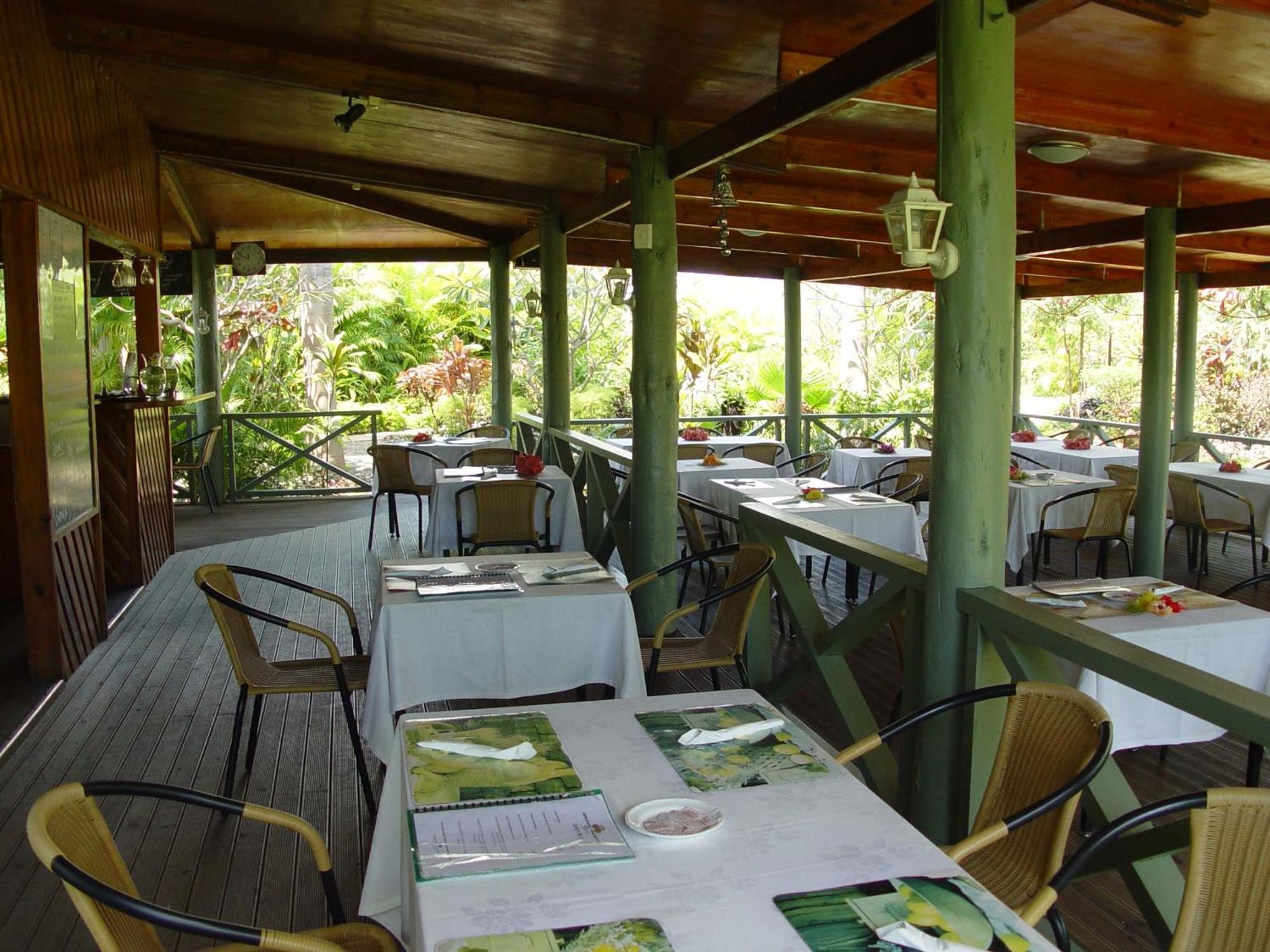 Grand West Villas Nadi Exterior foto